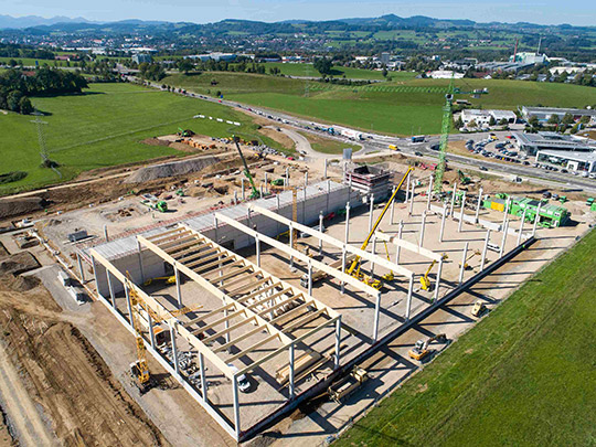 La société, qui est active dans toute l'Europe, se concentre sur la construction de bâtiments et le génie civil, ... (Photo : Glass GmbH)